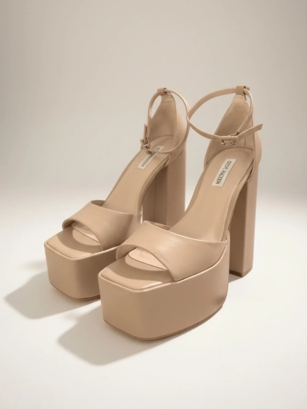 NWT STEVE MADDEN KASSIANI Platform Heels In cream tan Size 10M